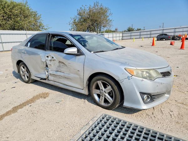 2013 TOYOTA CAMRY
