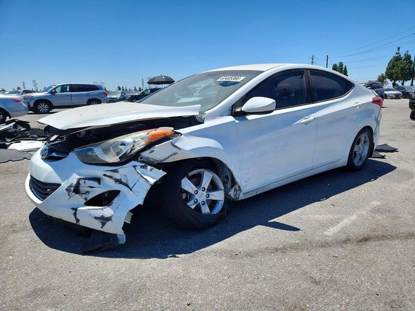 2013 HYUNDAI ELANTRA