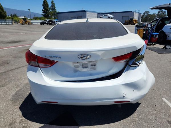 2013 HYUNDAI ELANTRA