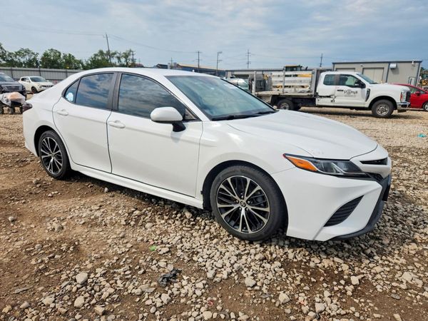 2020 TOYOTA CAMRY SE — Passenger 3/4