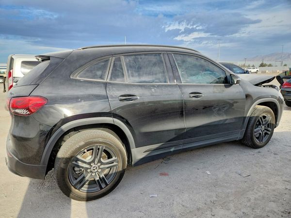 2021 MERCEDES-BENZ GLA