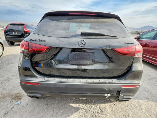 2021 MERCEDES-BENZ GLA