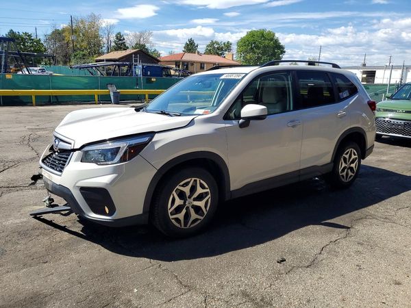 2021 SUBARU FORESTER Premium