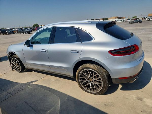 2016 PORSCHE MACAN