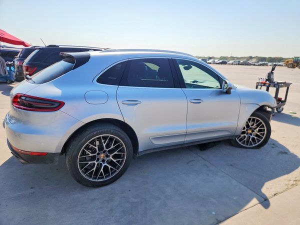2016 PORSCHE MACAN