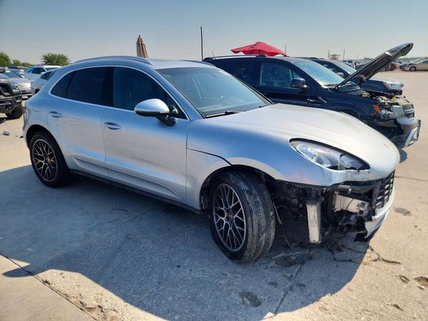 2016 PORSCHE MACAN