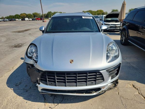 2016 PORSCHE MACAN