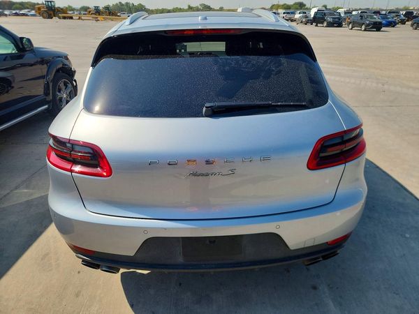 2016 PORSCHE MACAN