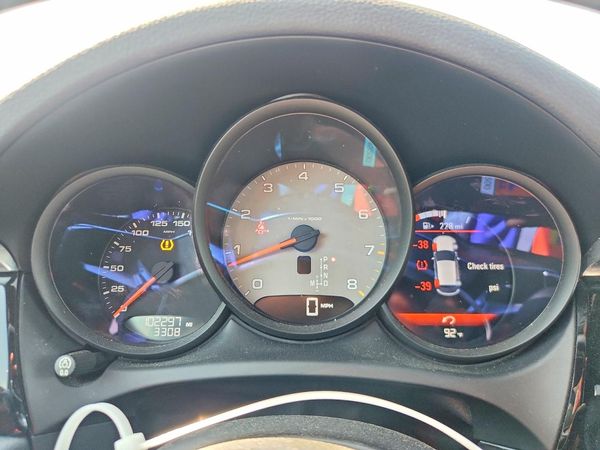 2016 PORSCHE MACAN