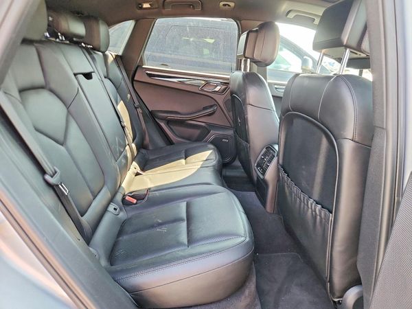 2016 PORSCHE MACAN