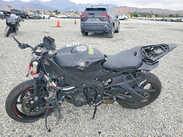 2015 YAMAHA YZF600