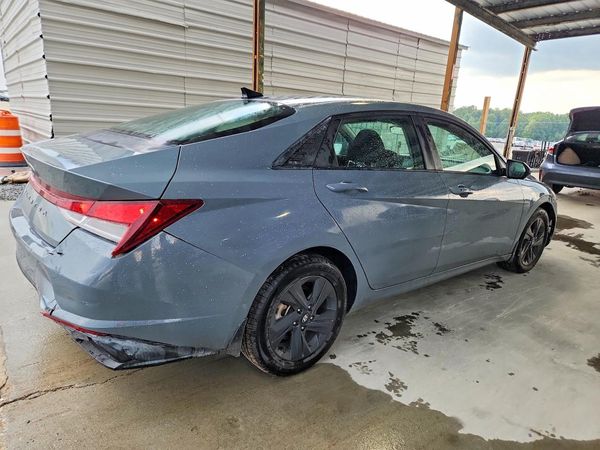 2022 HYUNDAI ELANTRA