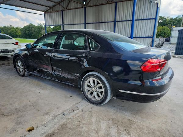 2018 VOLKSWAGEN PASSAT S, R-Line
