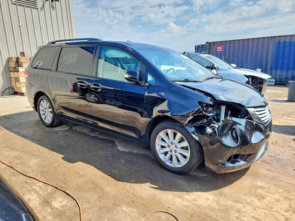 2013 TOYOTA SIENNA