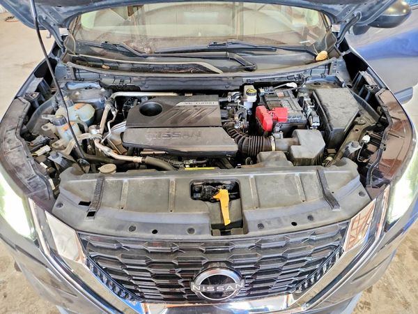 2023 NISSAN ROGUE S — Engine bay