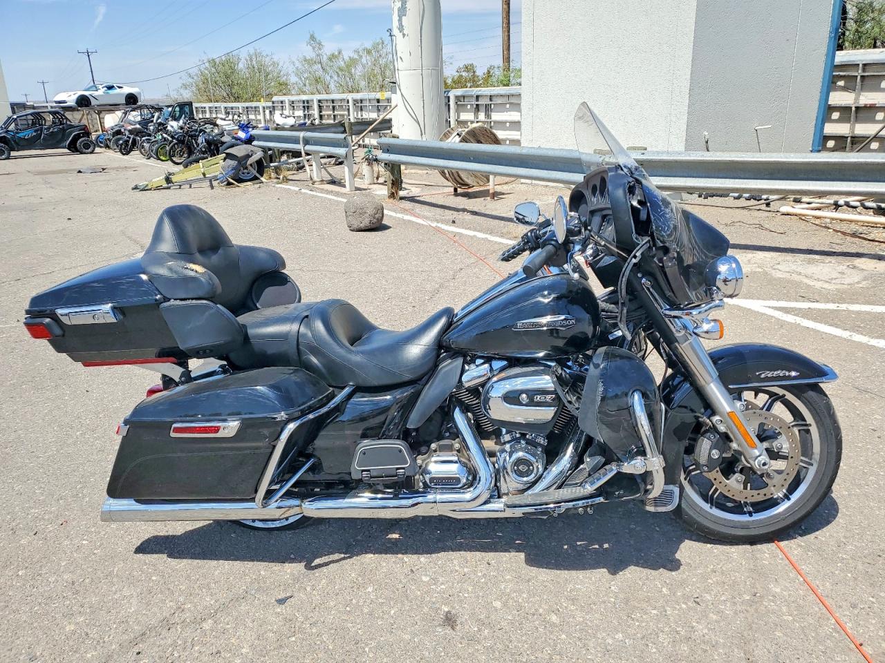 2018 HARLEY-DAVIDSON FL