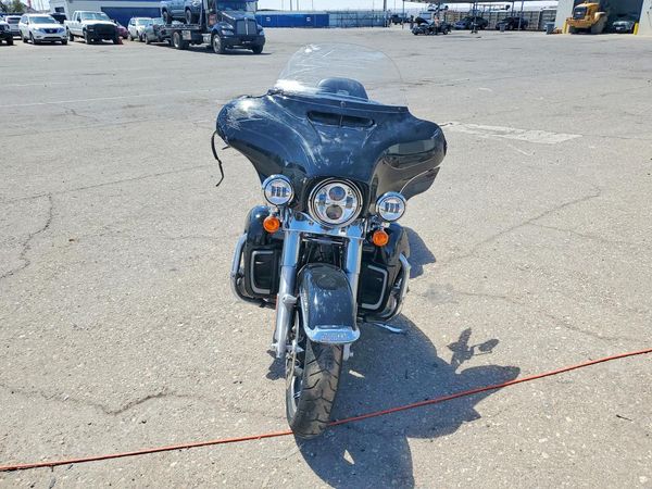 2018 HARLEY-DAVIDSON FL