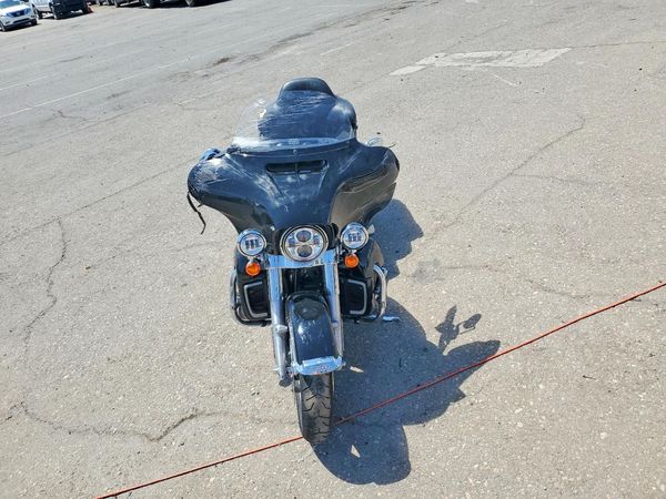 2018 HARLEY-DAVIDSON FL