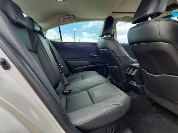 2024 LEXUS ES 300H 300h Premium