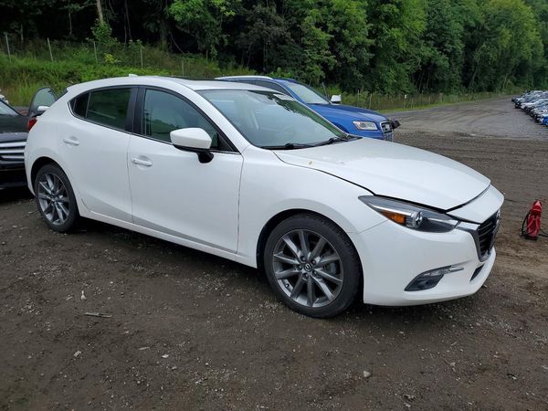 2018 MAZDA 3
