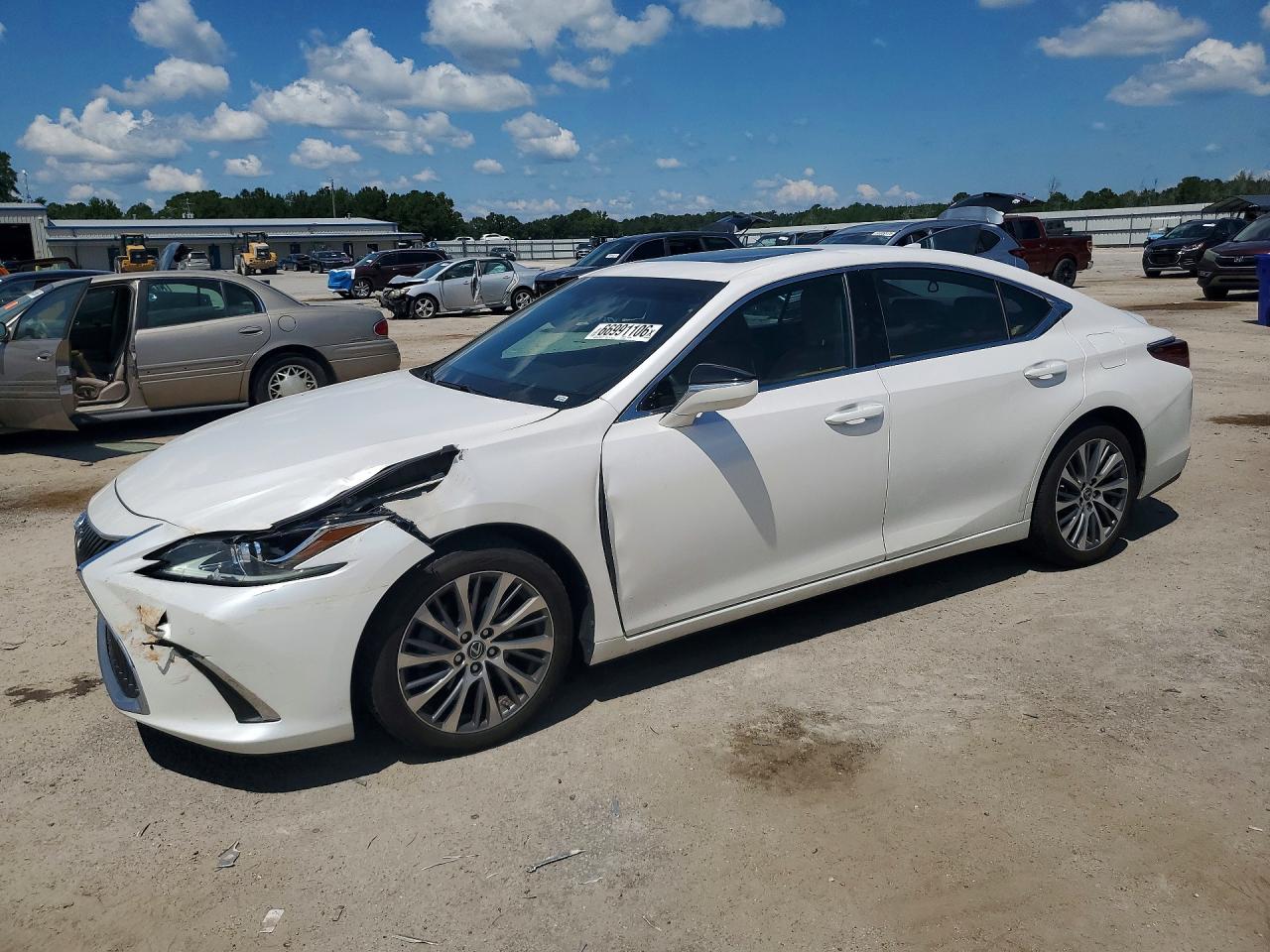 2019 LEXUS ES