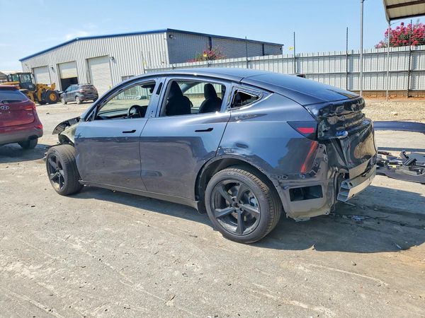 2026 TESLA MODEL Y
