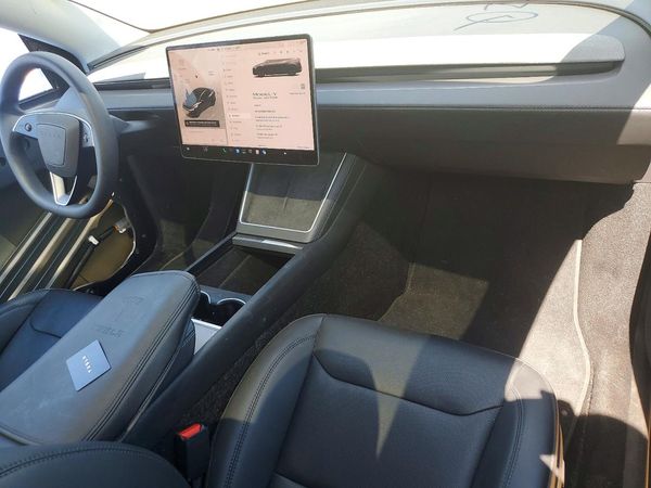 2026 TESLA MODEL Y