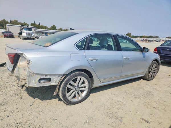 2017 VOLKSWAGEN PASSAT SEL Premium — PSRA
