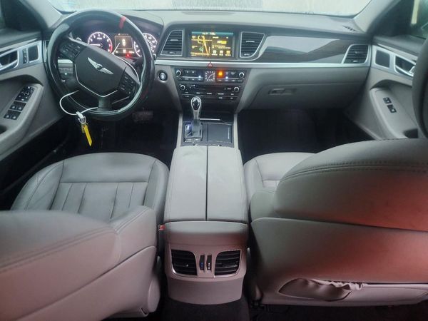 2017 GENESIS G80