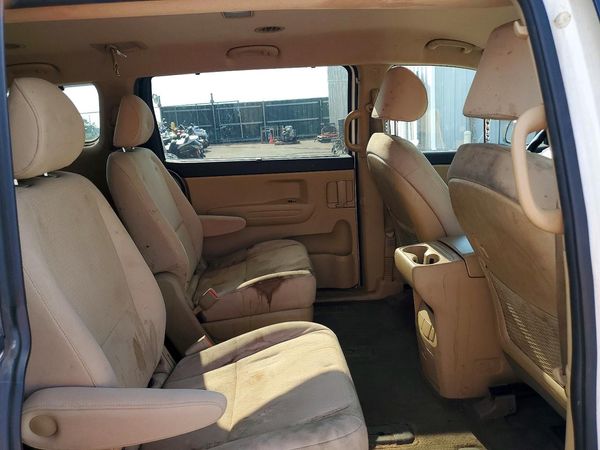 2016 KIA SEDONA