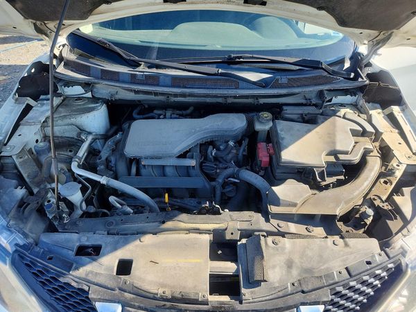 2019 NISSAN ROGUE SPORT — Engine bay