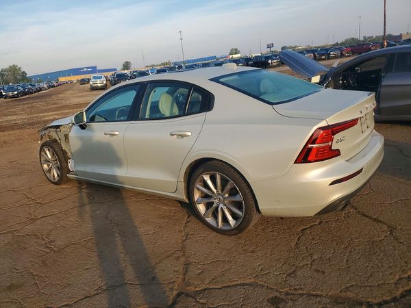 2019 VOLVO S60