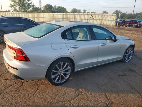 2019 VOLVO S60
