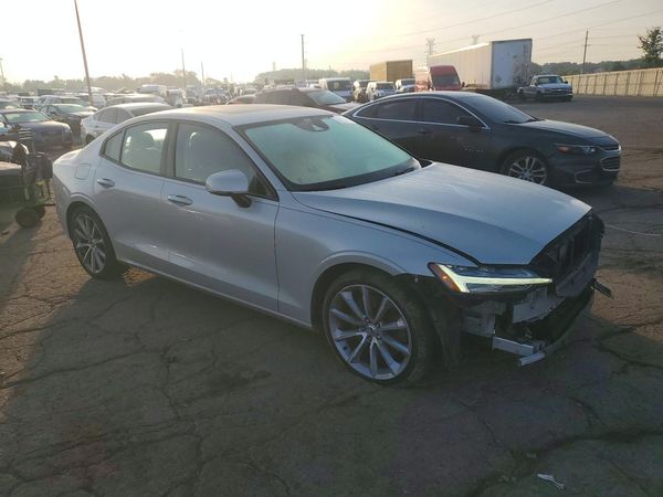 2019 VOLVO S60
