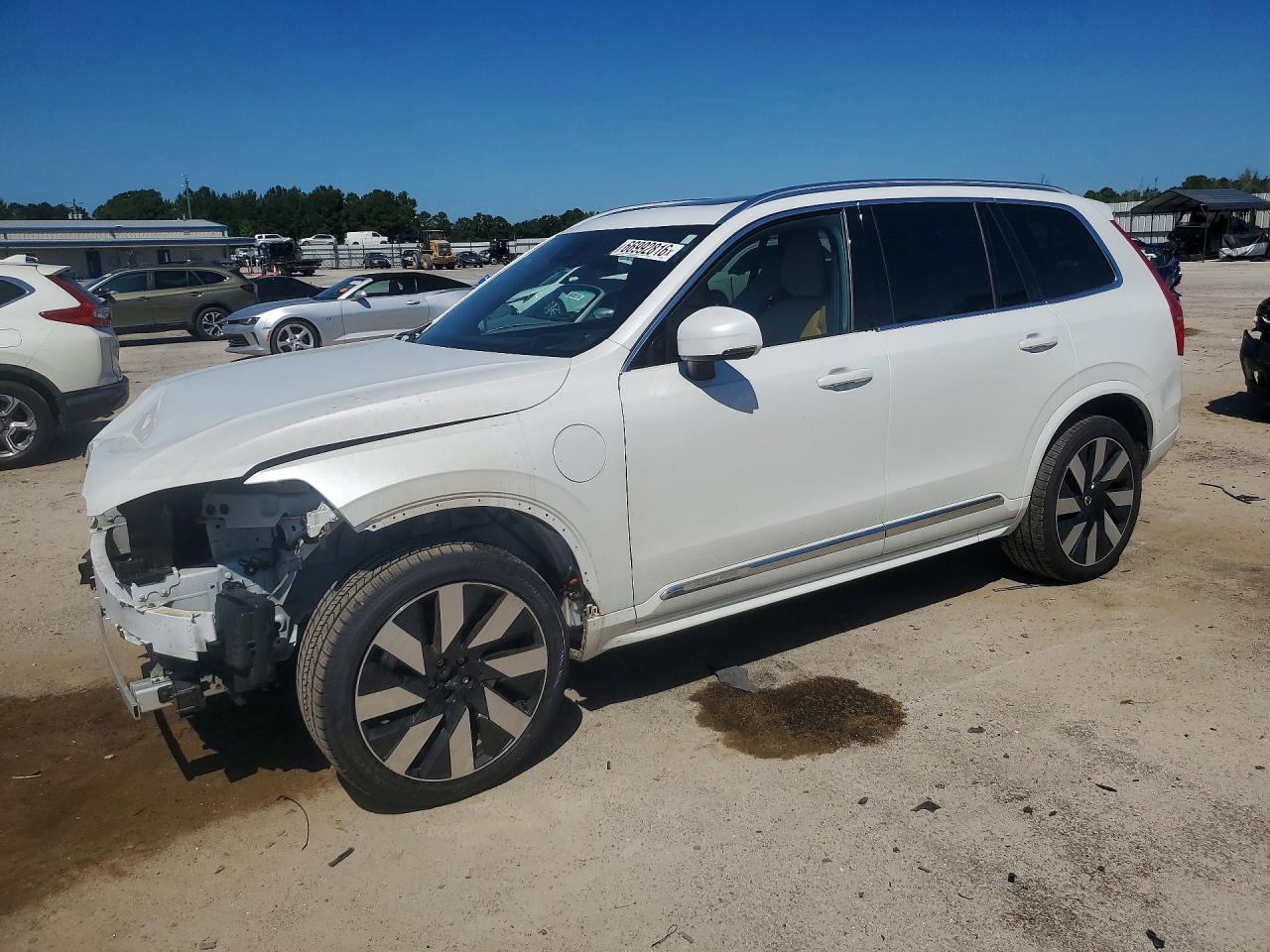 2023 VOLVO XC90 — Front 3/4