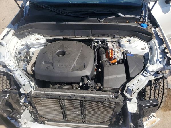 2023 VOLVO XC90 — Engine bay