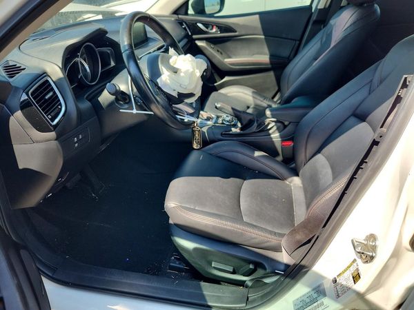2015 MAZDA 3