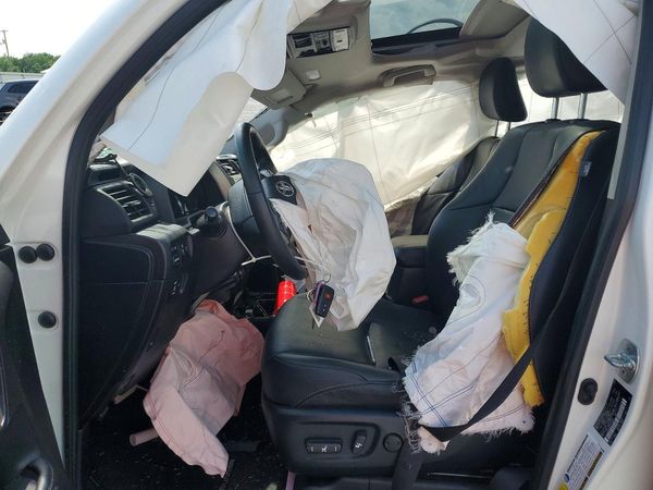 2023 TOYOTA 4RUNNER Limited — DENT