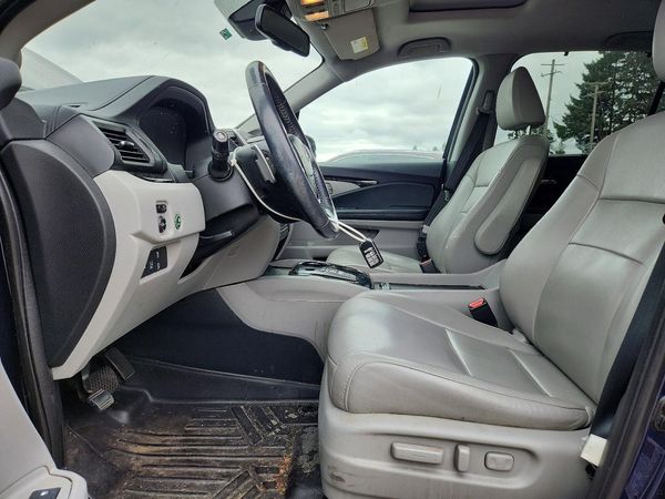 2017 HONDA PILOT TOURING — DENT
