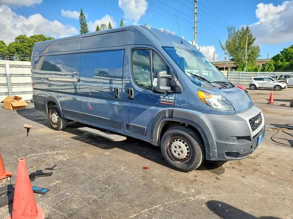 2021 RAM PROMASTER 3500 — Passenger 3/4