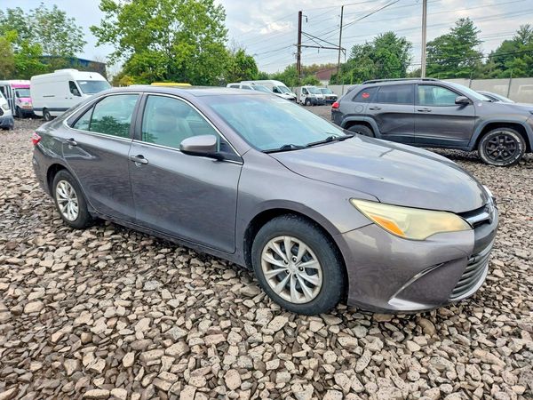 2016 TOYOTA CAMRY