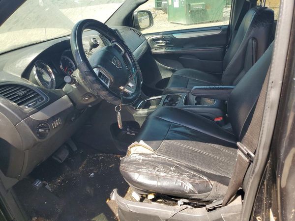 2014 DODGE CARAVAN R/T — DENT