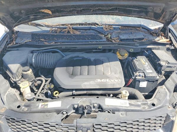 2014 DODGE CARAVAN R/T — Engine bay
