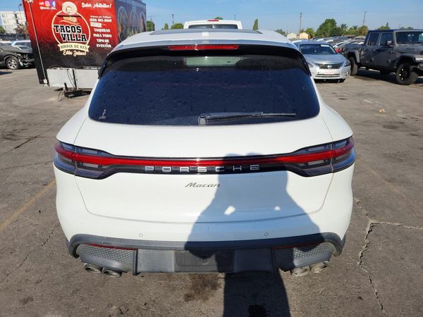 2024 PORSCHE MACAN