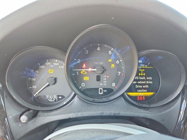 2024 PORSCHE MACAN