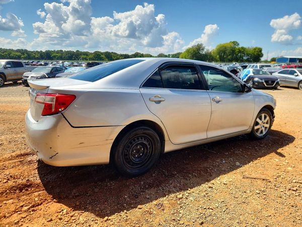 2014 TOYOTA CAMRY