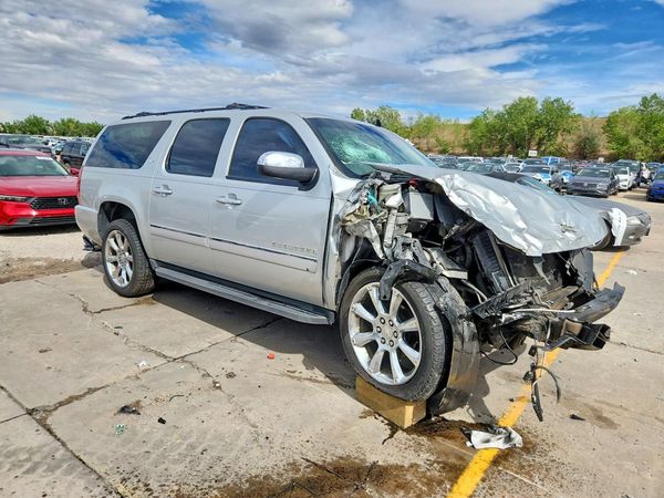 2012 CHEVROLET SUBURBAN LTZ — Passenger 3/4