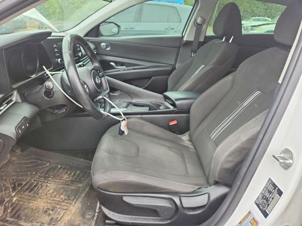 2022 HYUNDAI ELANTRA SEL — DENT
