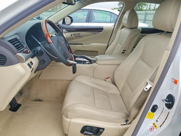 2016 LEXUS LS