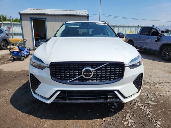 2025 VOLVO XC60